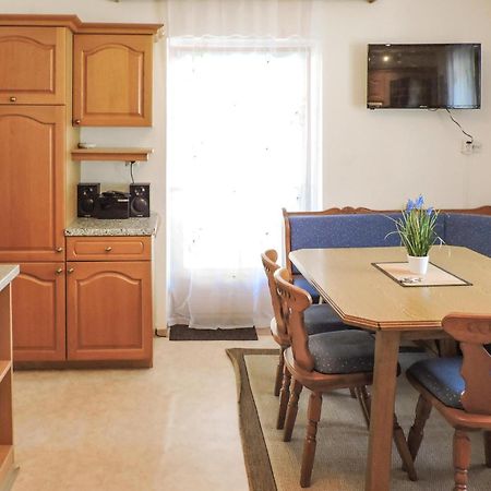 Two-Bedroom Apartment In ויהופן מראה חיצוני תמונה